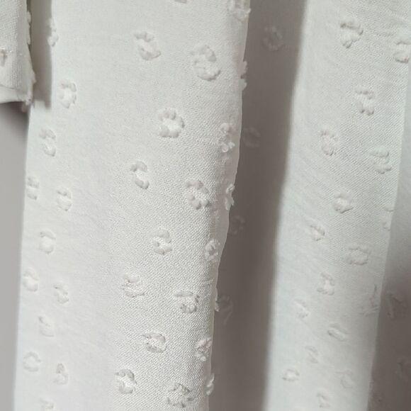 Cream Ruffled Short Sleeve Blouse with Relaxed Fit - Picture 5 of 6